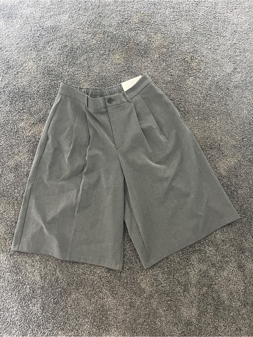 BAGGY SUIT SHORTS